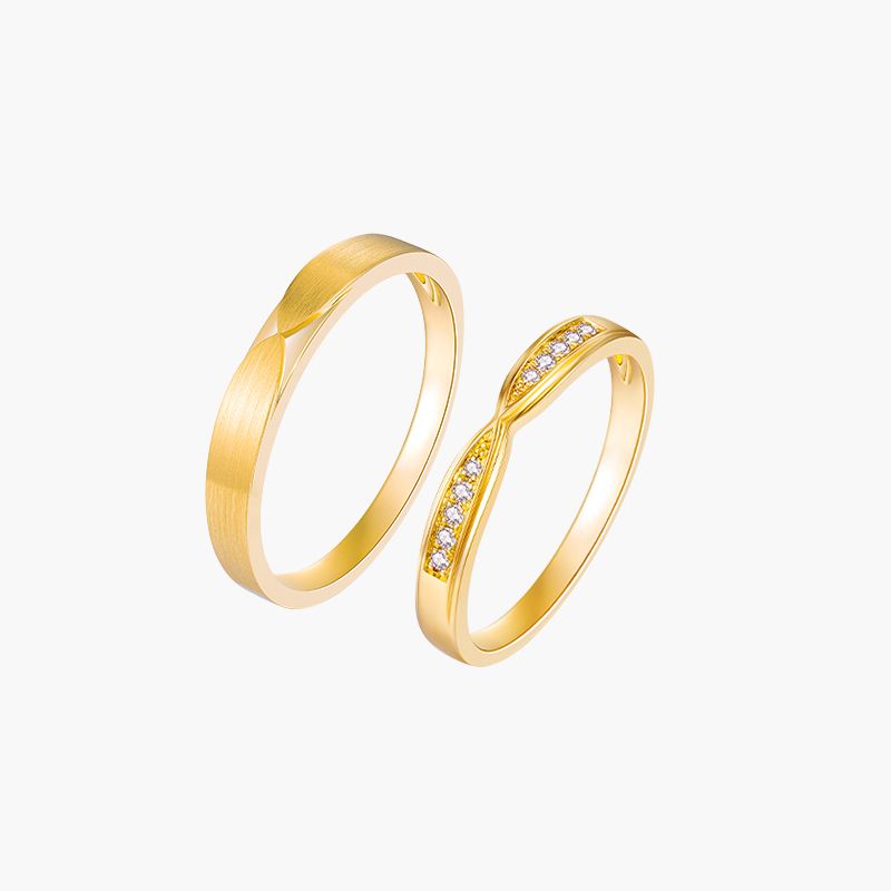 Commitment to eternal 18K gold couple ring, selected pure gold material, elegant design to interpret the true meaning of love