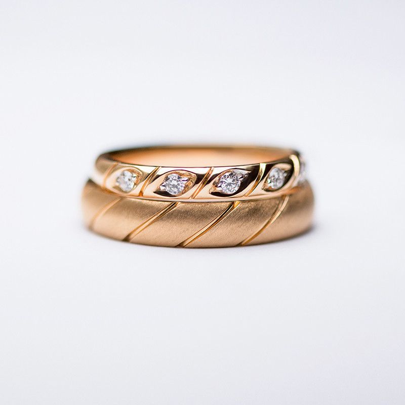 Intertwined Swirls 14K Gold and PT950 Unique Couples Wedding Bands