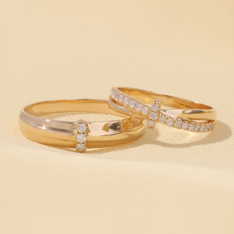 Symbolic Unity: Engraved 10K Gold Couples Rings in Timeless Platinum, Gold, and Rose Variants