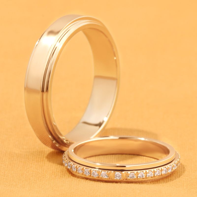 Celtic Knot Patterned 14K Gold with PT950 Inner Band Wedding Rings